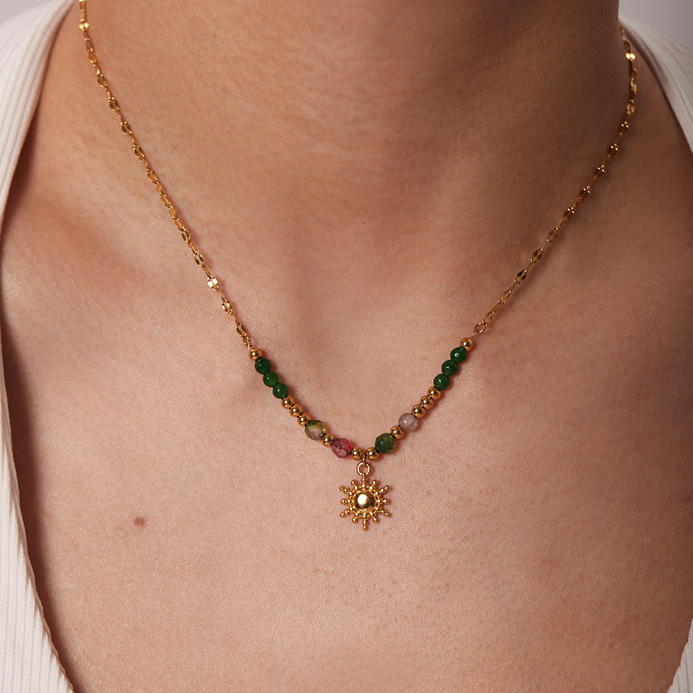 Collier avec pendentif en pierre de soleil émeraude et labradorite Olivenorma 