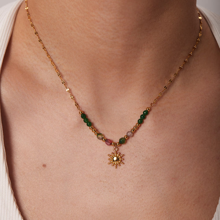 Collier avec pendentif en pierre de soleil émeraude et labradorite Olivenorma 