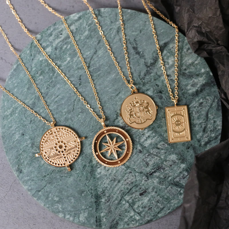 Collier Tarot Olivenorma en acier titane plaqué or