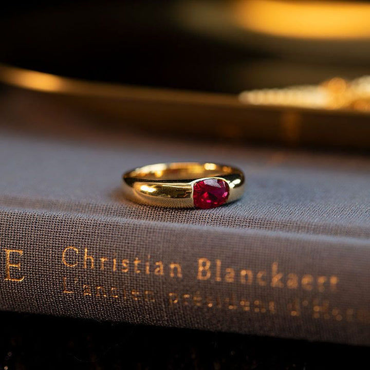 Bague de luxe minimaliste plaquée ou avec grenat Olivenorma 