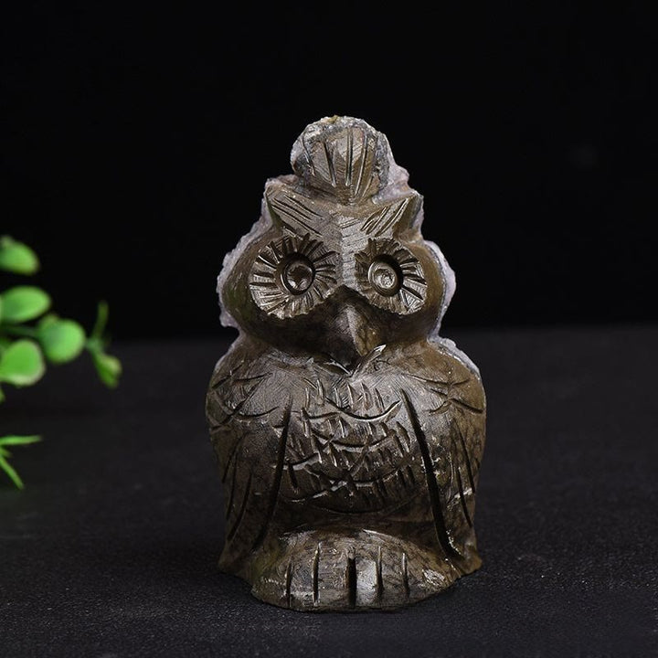 Ornement sculpté en forme de hibou papillon en grappe d'améthyste naturelle Olivenorma
