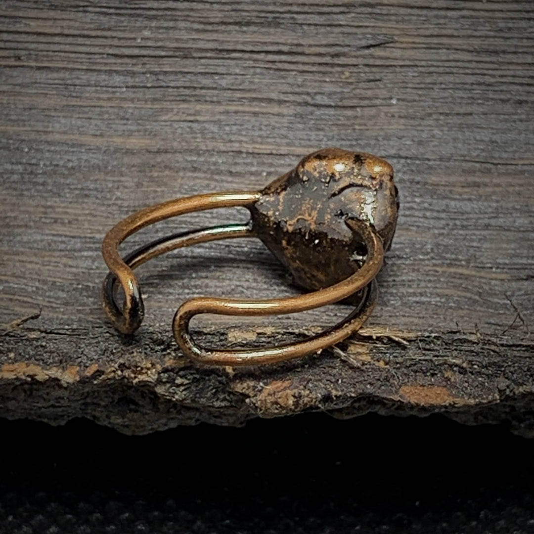 Bague ajustable en pierre brute irrégulière naturelle Olivenorma avec douze pierres de naissance