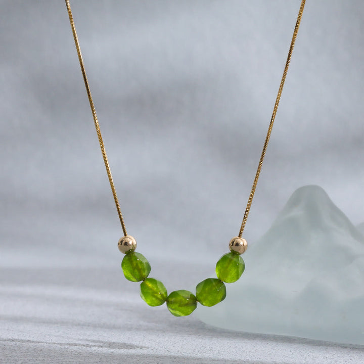 Collier en acier inoxydable 18 carats avec perles de préhnite naturelle Olivenorma