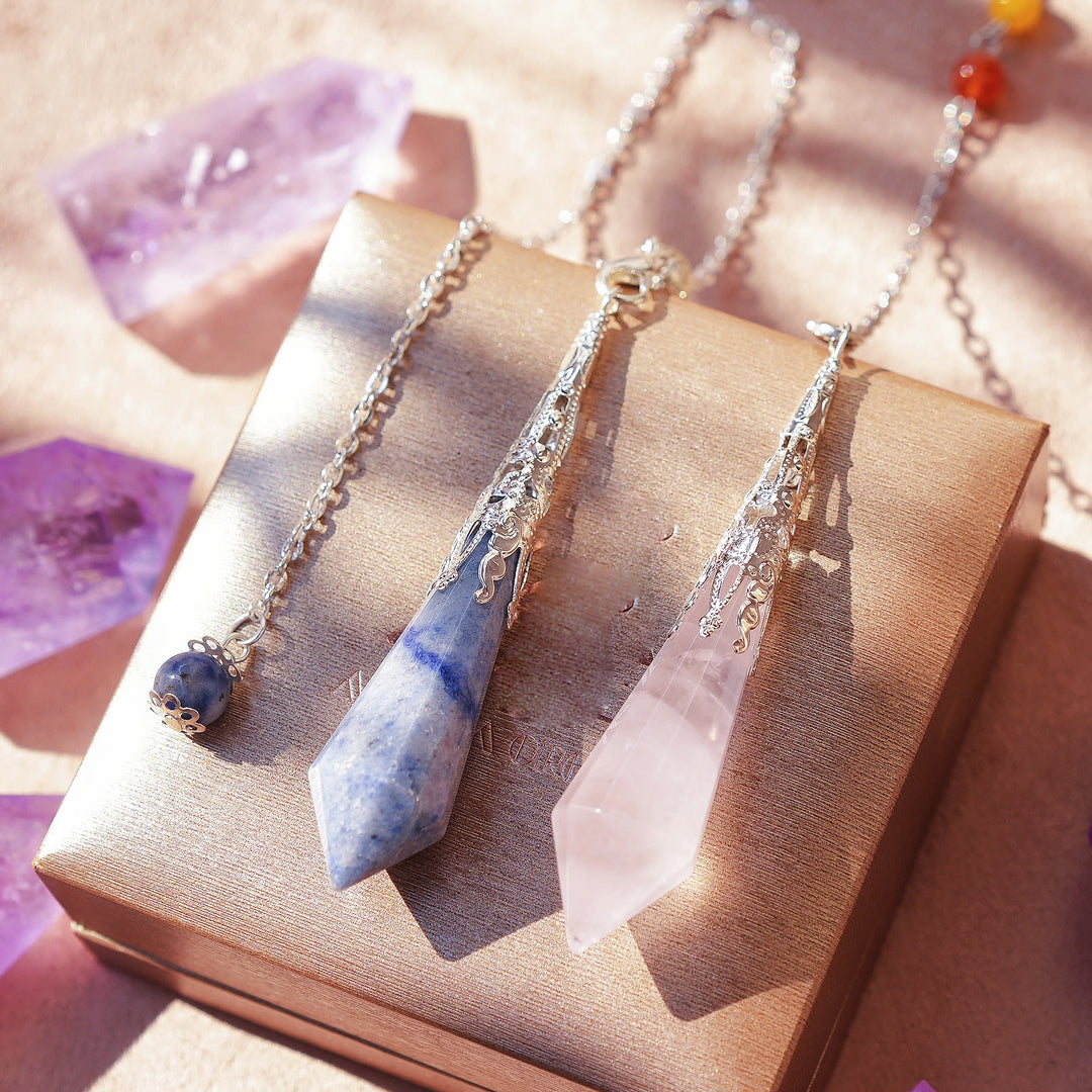 Collier pendule colonne en cristal de pierre brute naturelle Olivenorma