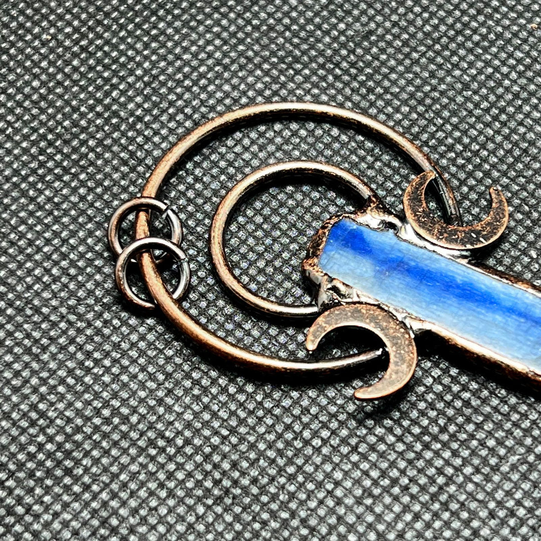 Collier pendentif double lune en cuivre et cyanite Olivenorma