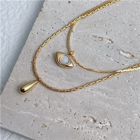 Collier double couche avec pendentif en opalite contre le mauvais œilnorma Olivenorma 