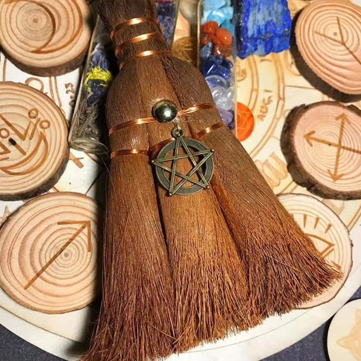 Balai magique de sorcière en forme d'arbre de vie Olivenorma