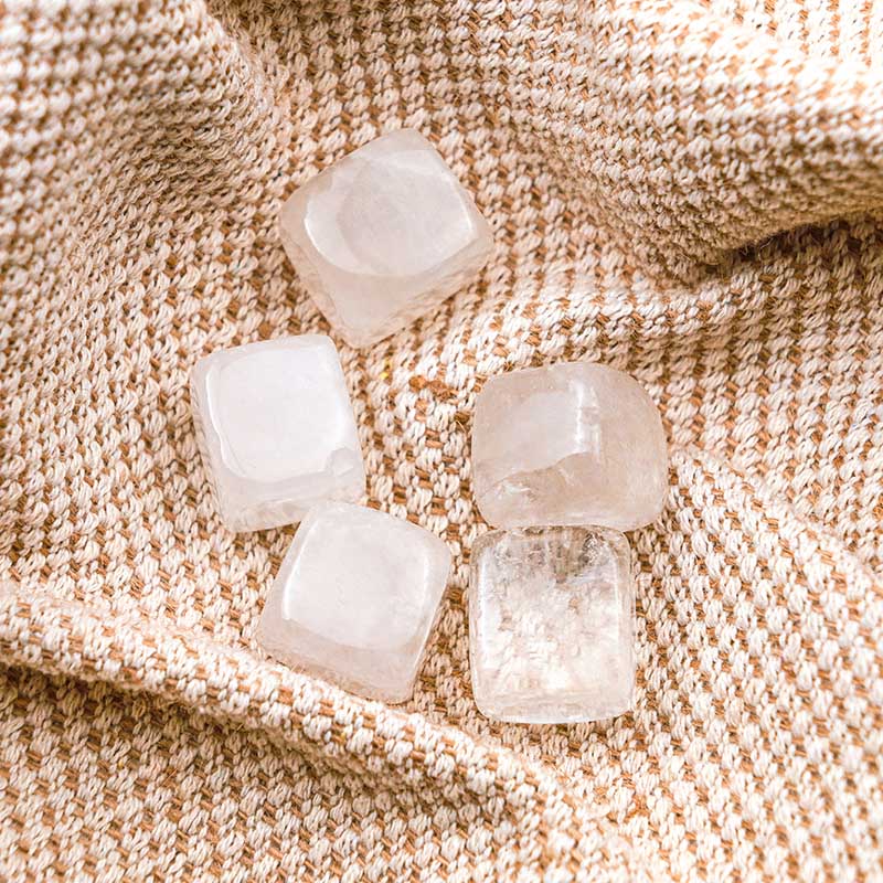 Cube de cristal pur de quartz transparent Olivenorma 