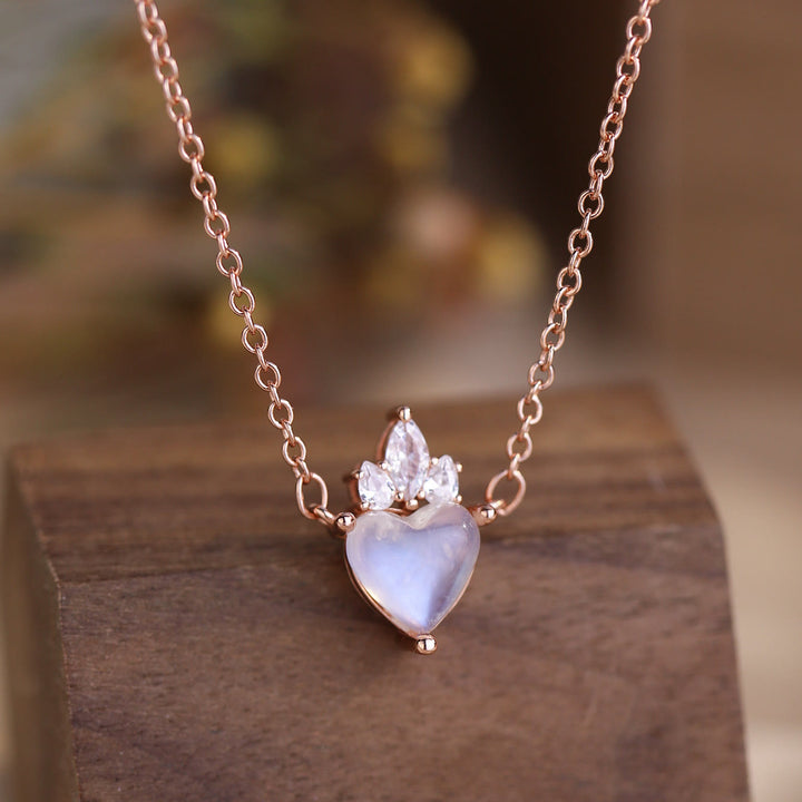 Collier pendentif décoratif en forme de cœur avec pierre de lune et zircon blanc Olivenorma 
