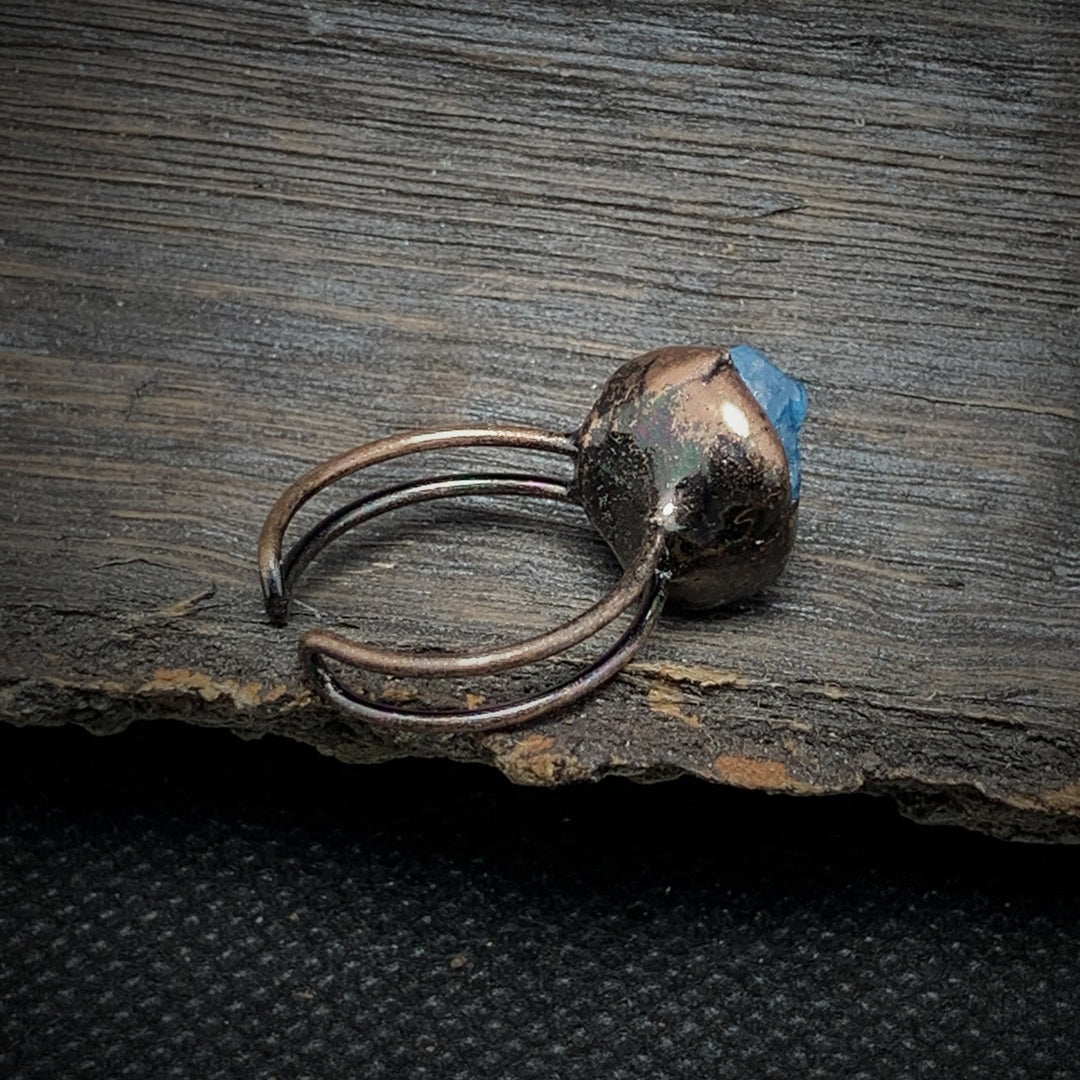Bague ajustable en pierre brute irrégulière naturelle Olivenorma avec douze pierres de naissance