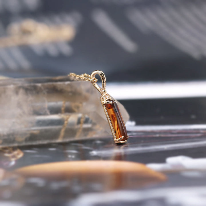 Collier pendentif en ambre artificiel Olivenorma
