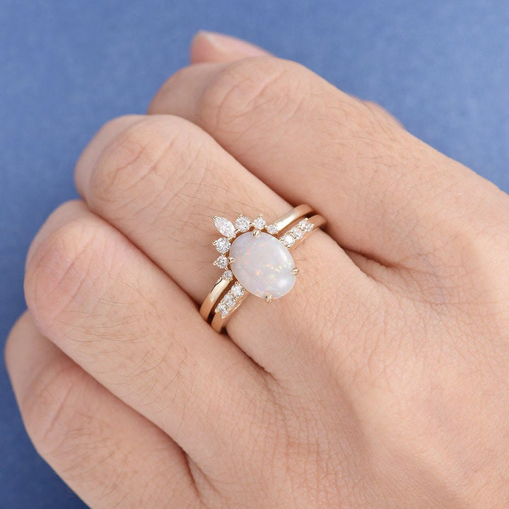 Bague de fiançailles en or rose avec opale ovale antique Olivenorma
