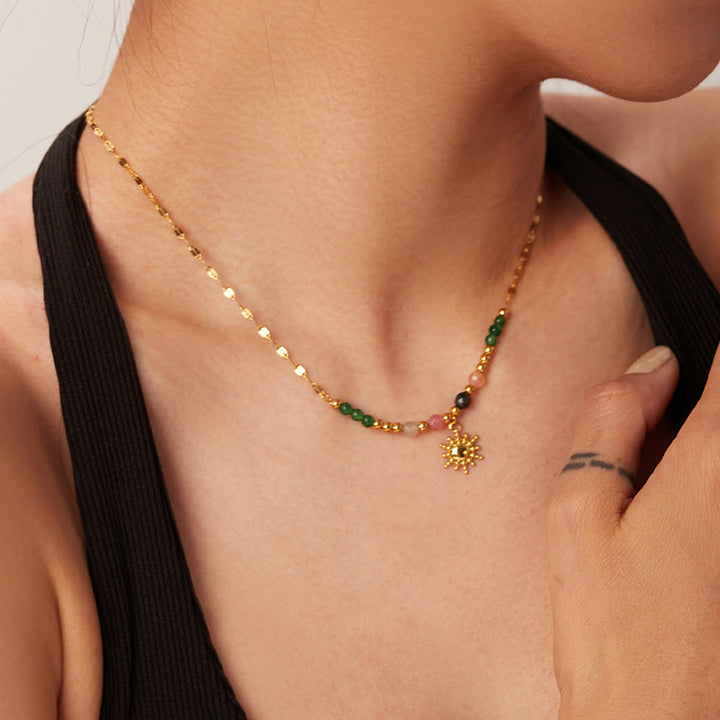 Collier avec pendentif en pierre de soleil émeraude et labradorite Olivenorma 