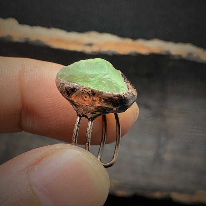 Bague ajustable en pierre brute irrégulière naturelle Olivenorma avec douze pierres de naissance