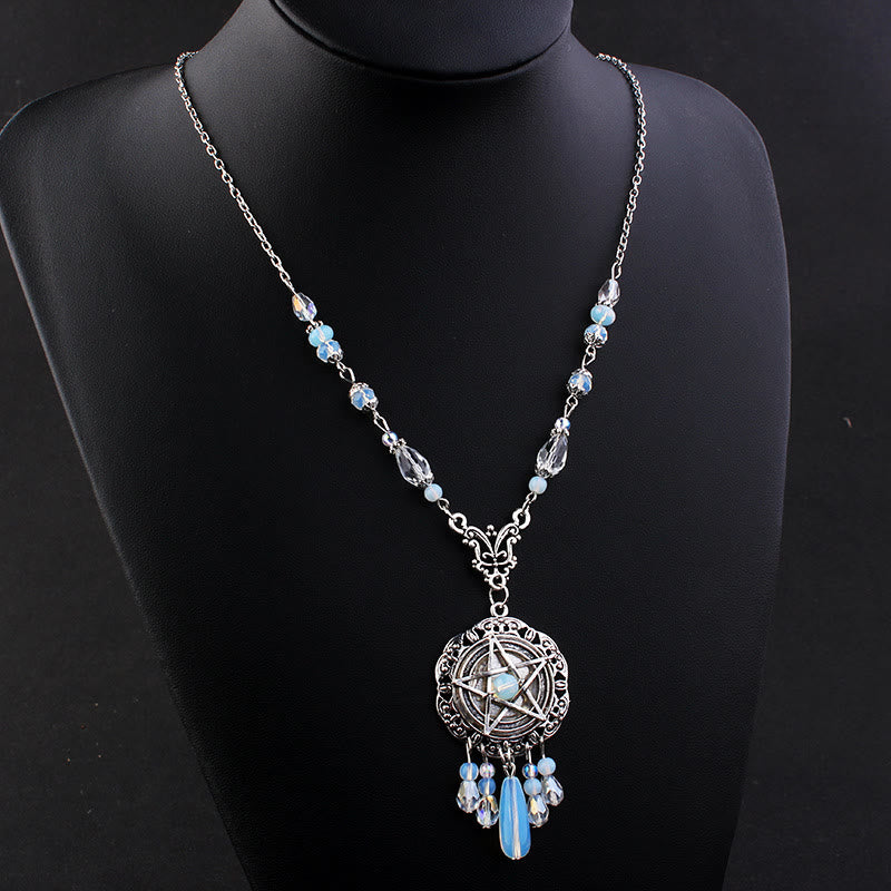 Collier de perles en cristal d'étoile en opalite avec pentagramme gothique de sorcière Olivenorma 
