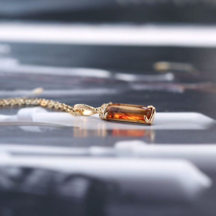 Collier pendentif en ambre artificiel Olivenorma