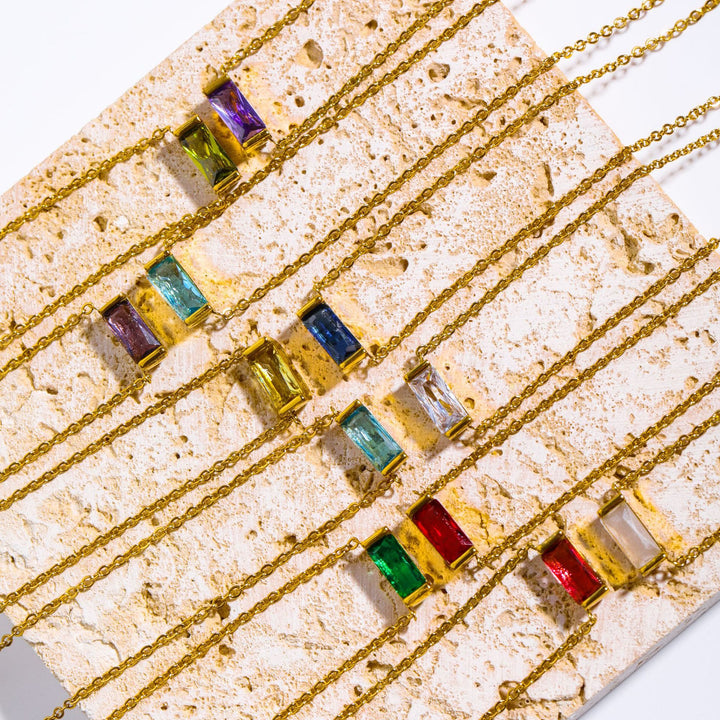 Collier pendentif rectangulaire simple en acier inoxydable avec pierre de naissance Olivenorma 