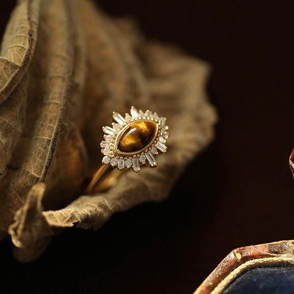 Bague vintage en or 18 carats avec œil de tigre naturel Olivenorma