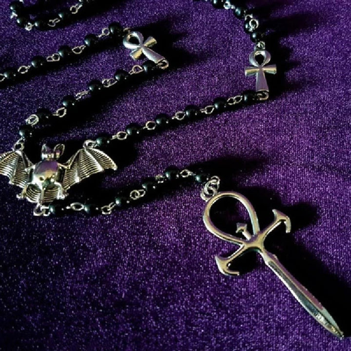 Collier chapelet et croix chauve-souris « Mysterious Vampire » Olivenorma