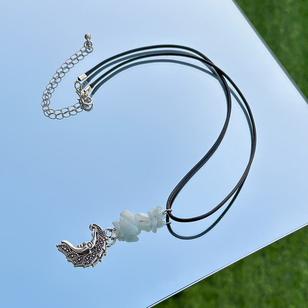 Collier en cuir et fil ciré avec pompon papillon en pierre naturelle Olivenorma