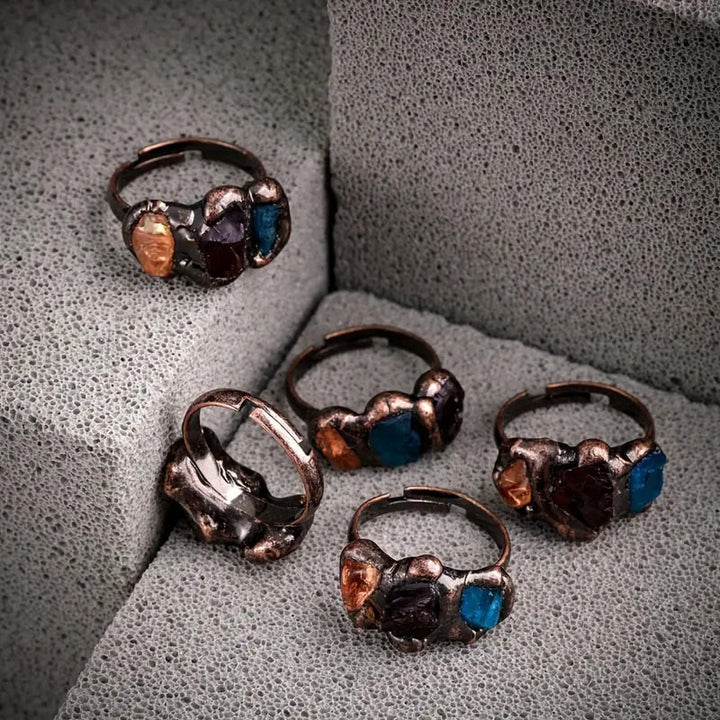 Olivenorma « Le destin » – Bague rétro à 3 cristaux de couleur aléatoire