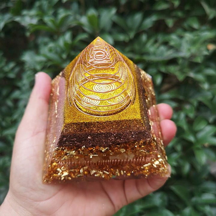 Pyramide d'orgone en cristal transparent Olivenorma