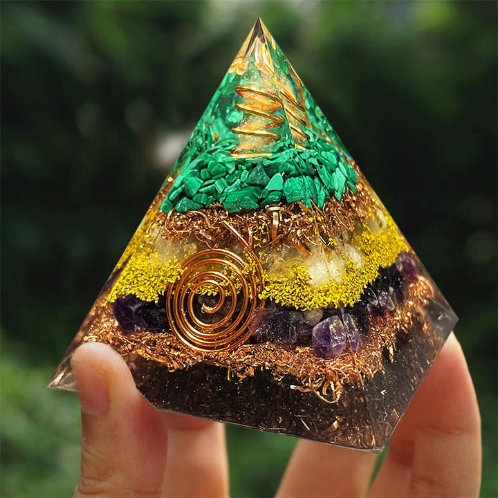 Pyramide d'orgone en malachite et citrine avec améthyste Olivenorma