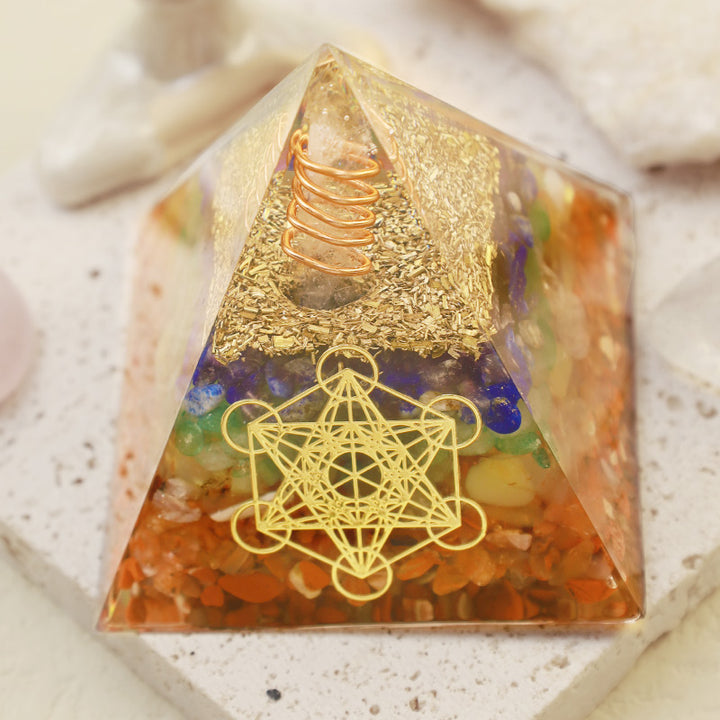 Pyramide d'orgone de guérison du cube de Métatron du chakra Olivenorma