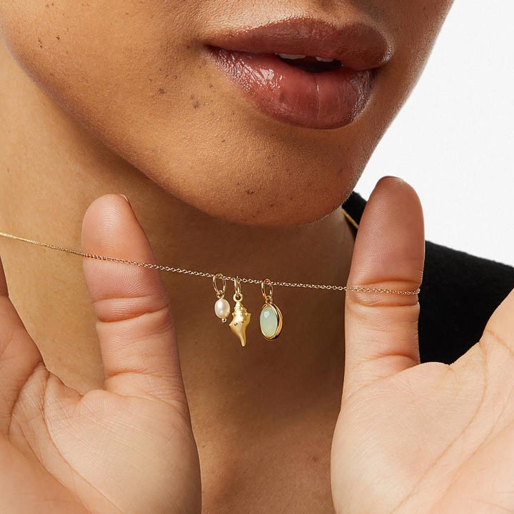 Collier pendentif conque en aventurine verte et perles d'eau douce Olivenorma