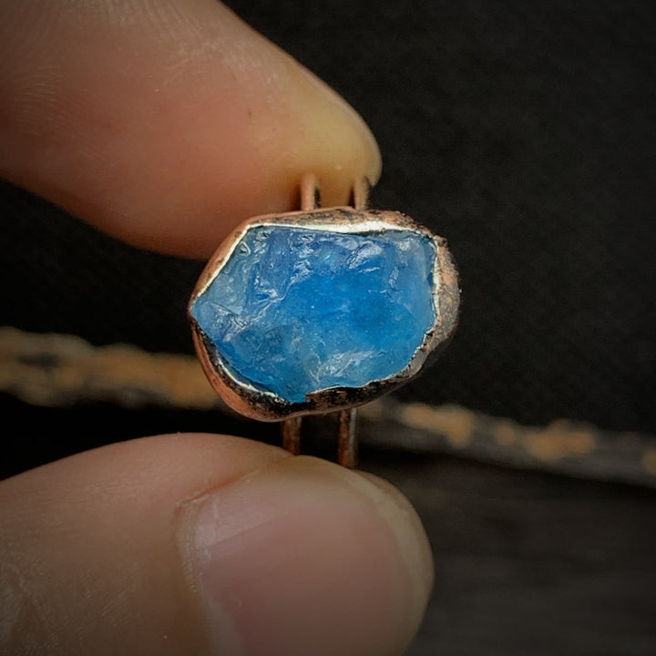 Bague ajustable en pierre brute irrégulière naturelle Olivenorma avec douze pierres de naissance