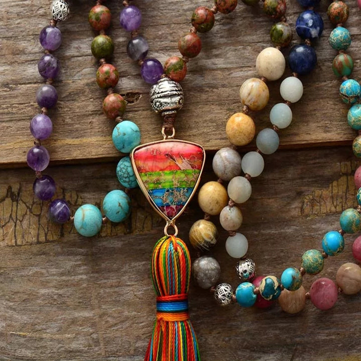 Collier Mala avec pendentif en forme de triangle chakra en pierres naturelles magnifiques Olivenorma