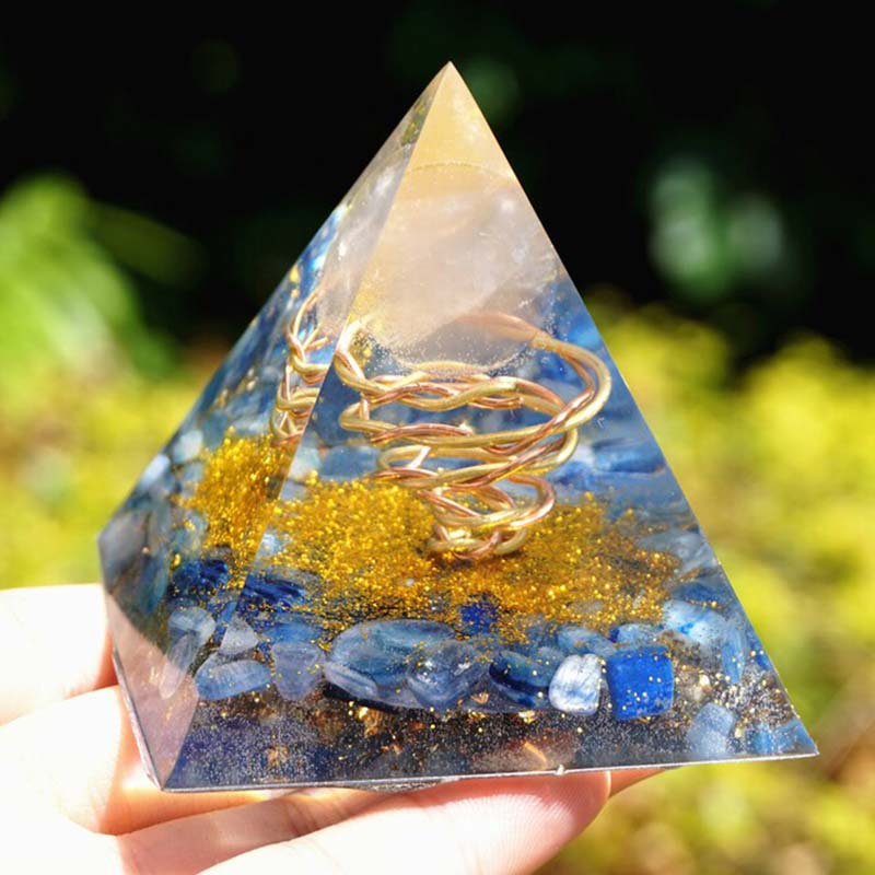 Pyramide orgonite en quartz rose et cyanite Olivenorma