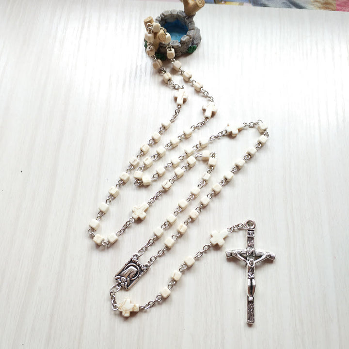 Collier chapelet en perles cubiques blanches et turquoises Olivenorma 