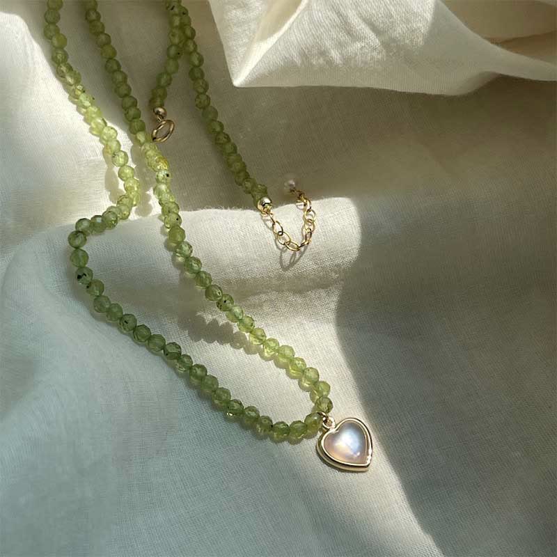 Collier avec pendentif en métal et cristal naturel Olivenorma