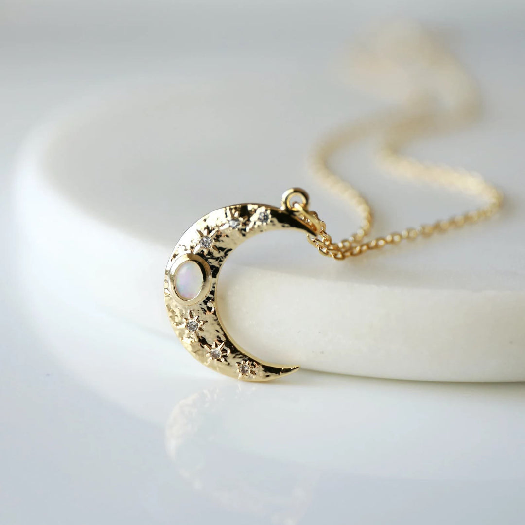 Collier pendentif clavicule en opale de lune dorée Olivenorma 
