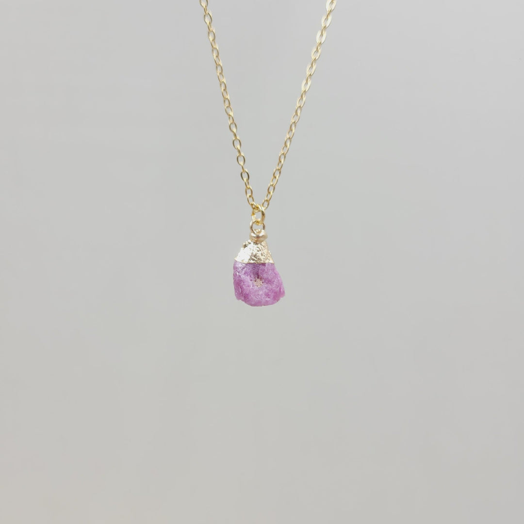 Collier en pierre précieuse brute irrégulière en cristal Olivenorma
