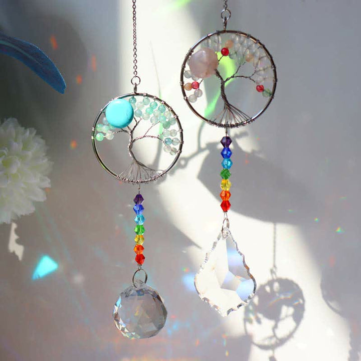 Attrape-soleil en cristal coloré représentant un arbre de vie