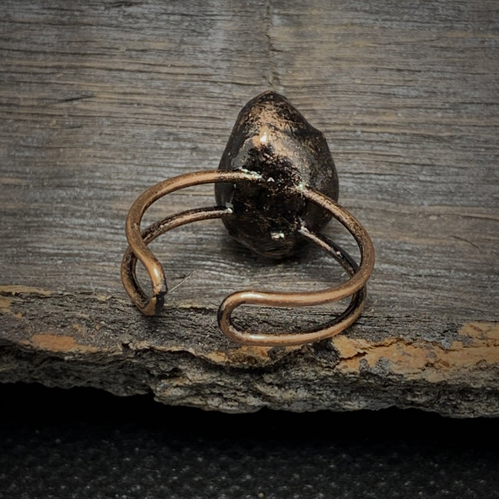 Bague ajustable en pierre brute irrégulière naturelle Olivenorma avec douze pierres de naissance