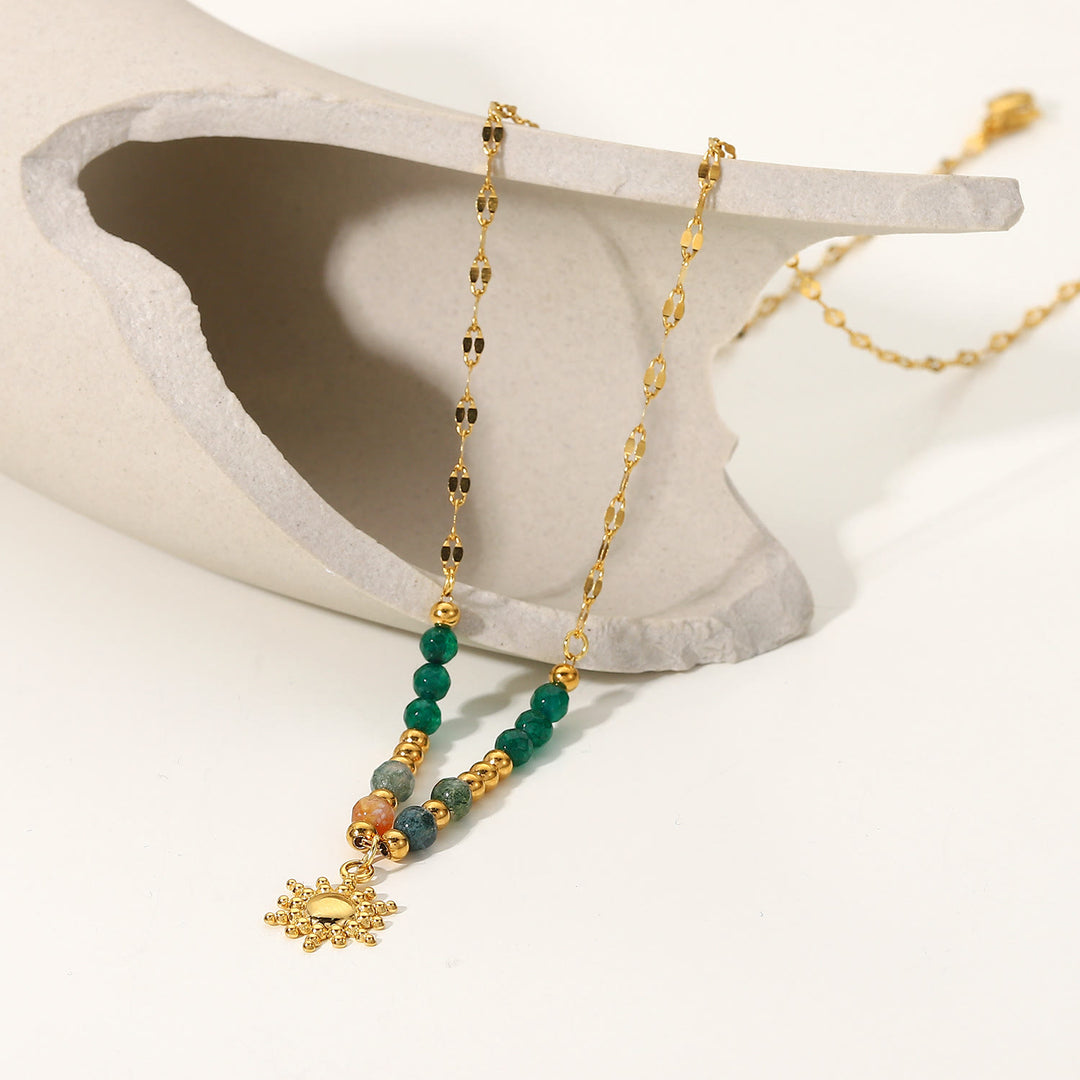 Collier avec pendentif en pierre de soleil émeraude et labradorite Olivenorma 