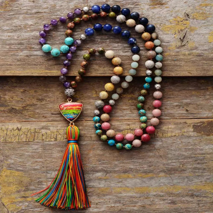 Collier Mala avec pendentif en forme de triangle chakra en pierres naturelles magnifiques Olivenorma