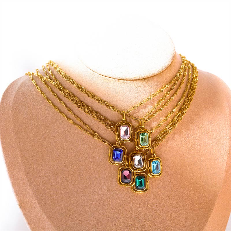 Collier en acier titane et zircon carré avec chaîne ondulée Olivenorma 
