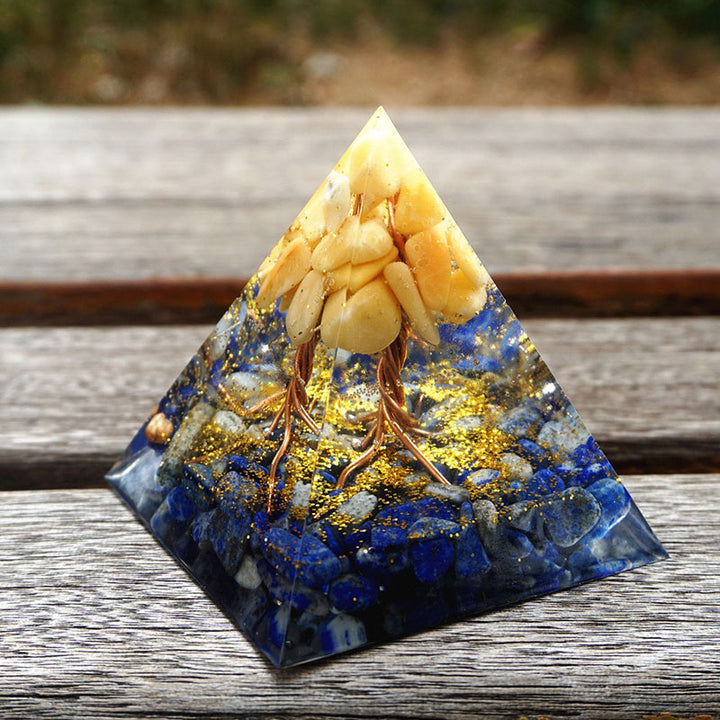 Pyramide d'orgone en aventurine jaune Olivenorma avec lapis-lazuli