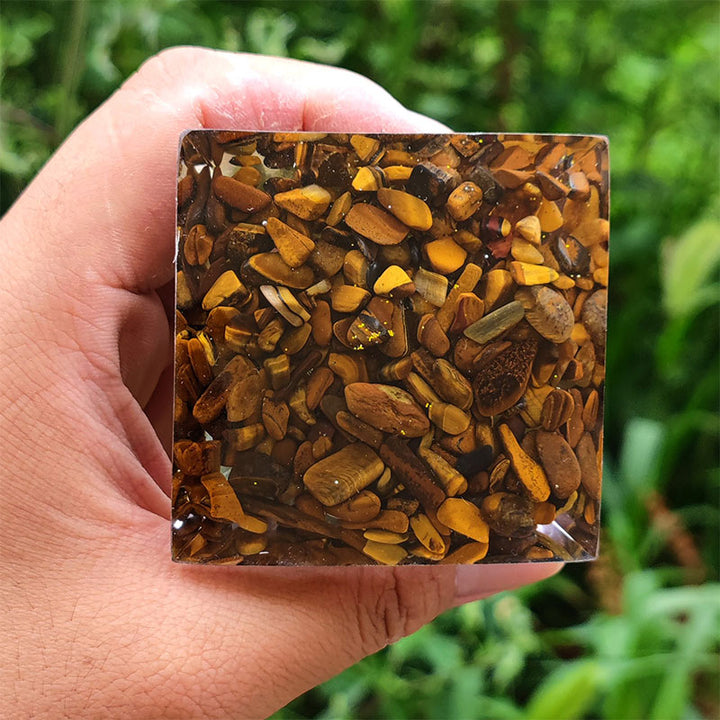 Pyramide d'orgone de l'arbre de vie Olivenorma Tiger Eye avec péridot