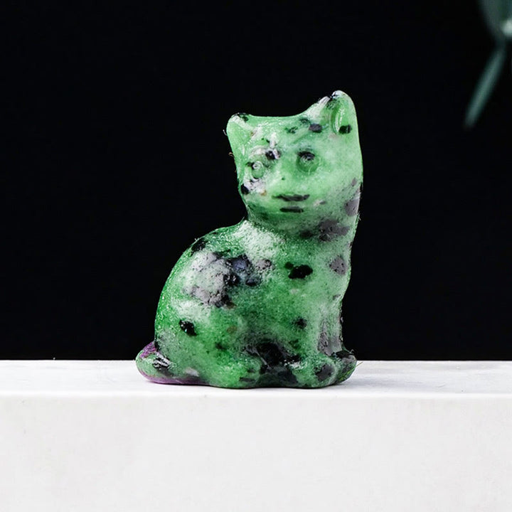 Décoration en pierre précieuse sculptée en forme de chat porte-bonheur en cristal naturel Olivenorma - Rubis Zoïsite - image 12