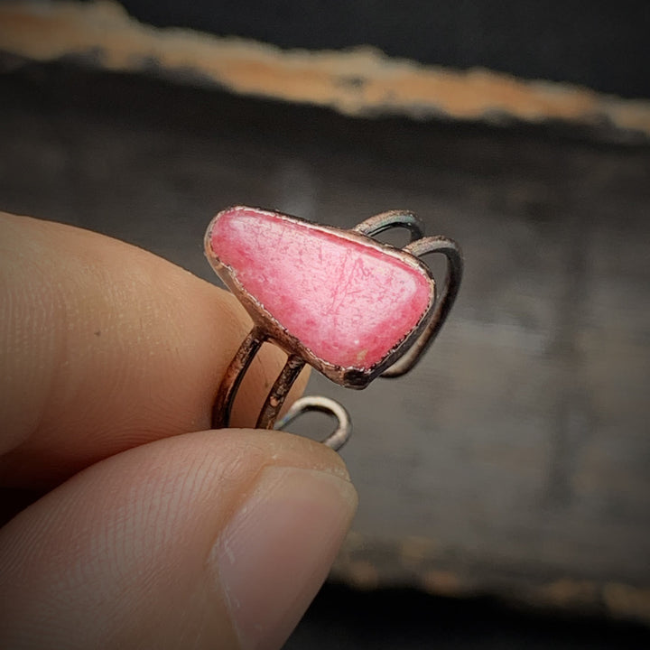 Bague ajustable en pierre brute irrégulière naturelle Olivenorma avec douze pierres de naissance