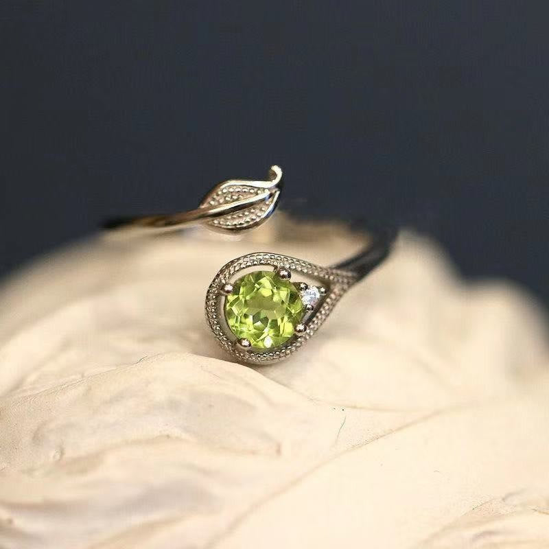 Bague vintage en feuille de péridot délicate Olivenorma 