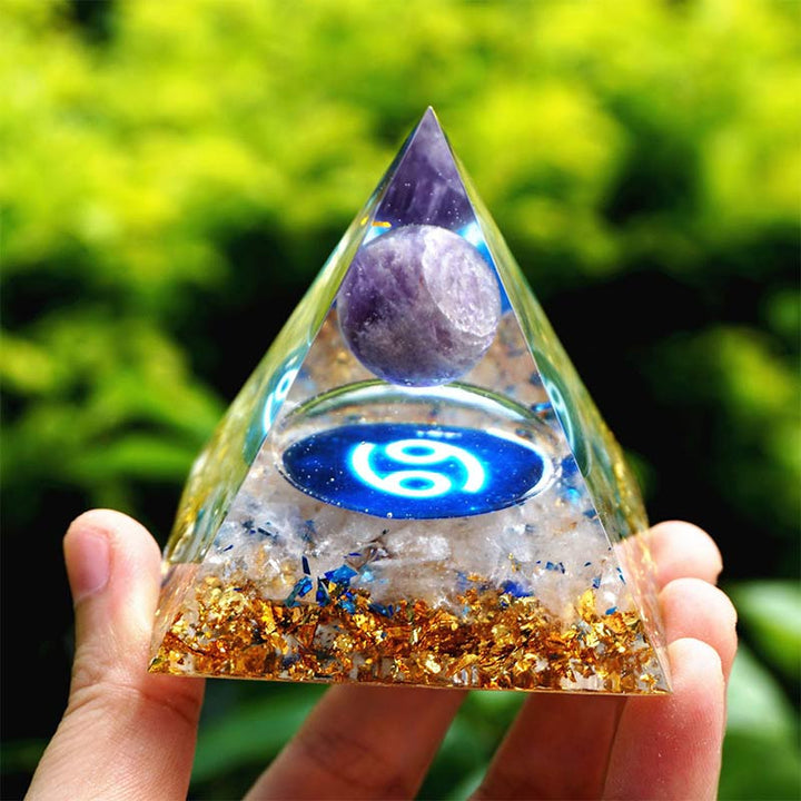 Pyramide d'orgone du zodiaque Cancer en améthyste Olivenorma avec quartz clair