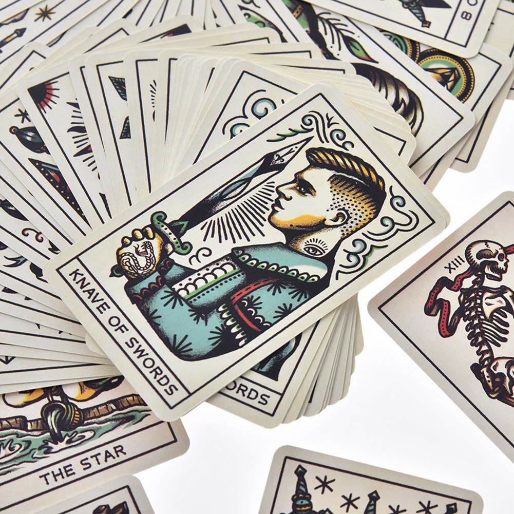 Encre de tatouage et cartes de tarot d'intuition Olivenorma