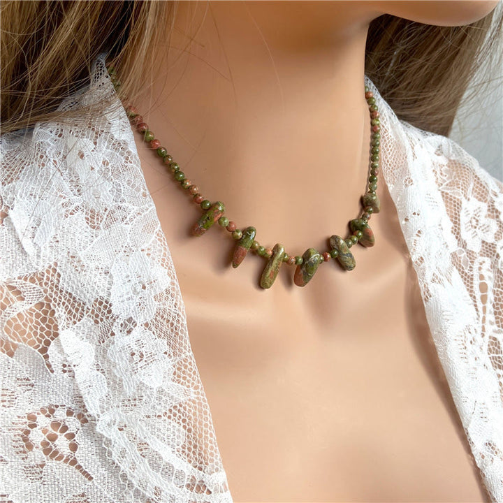 Collier bohème en pierre naturelle de défense Olivenorma avec perles de 4 mm