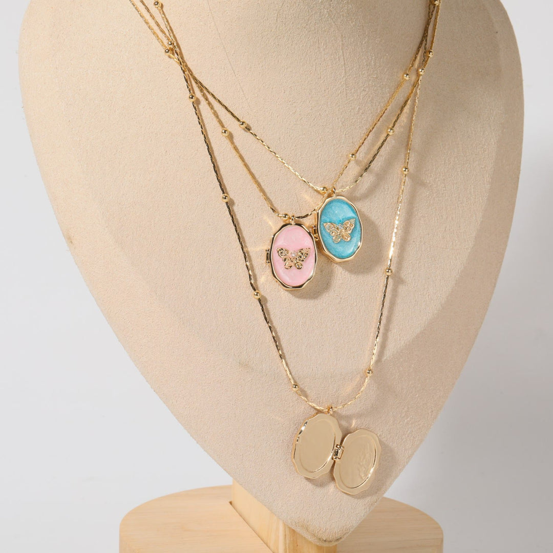 Collier pendentif papillon en nacre Olivenorma en cuivre plaqué or 14 carats 